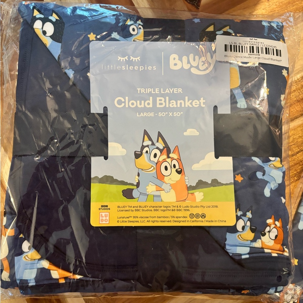 NWT little sleepies bluey cloud blanket